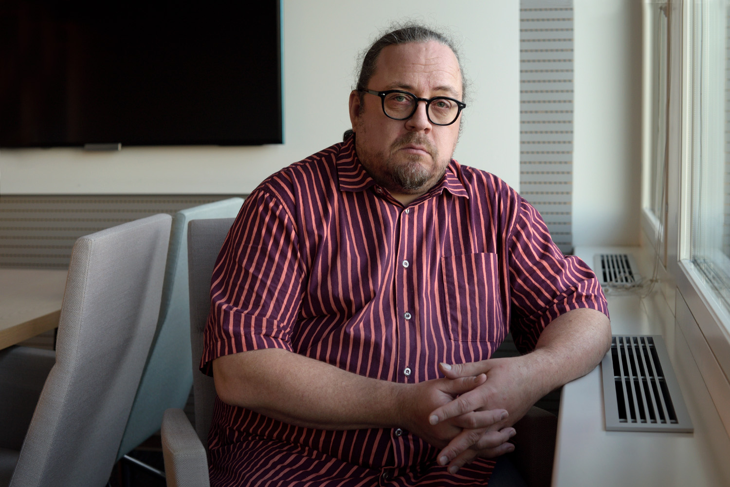 Mikko Hakkarainen: Suutarin lapselle kengät eli toimitsijan luottamuksellinen kalibrointi