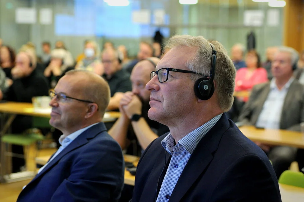 Kunnon työn päivä vietettiin Helsingissä seminaarin merkeissä. Etualalla Paperiliiton puheenjohtaja Petri Vanhala.