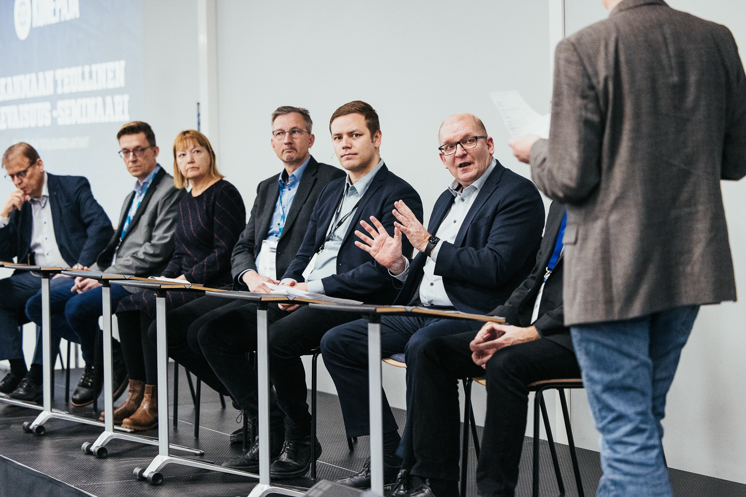 Paneelikeskustelu: Teollisuuden murros vaatii uusia ideoita ja työuran läpi jatkuvaa koulutusta