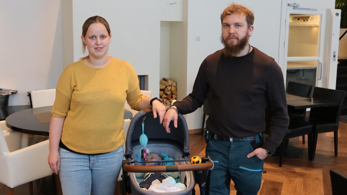 "Det har gått över förväntan" – Fredrika Lund och Vincent Finck tog med sig bebisen på kurs