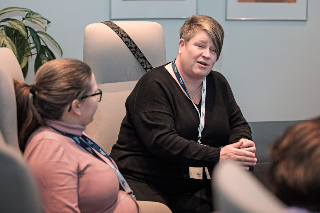 Valtuusto 26.-27.11. 2025Helsinki, Riitta Kattelus ja Minna Kaski, KUVA TUUKKA RANTALA