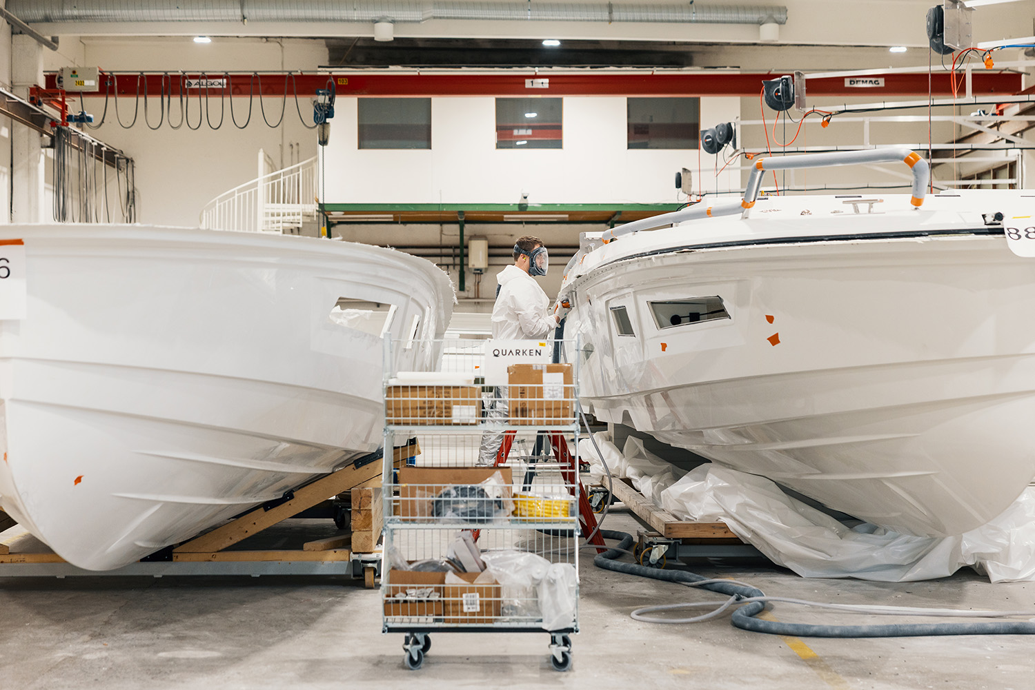 Från husfabrik till modern båtproduktion
